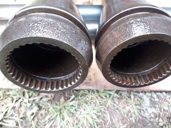 Zetor 7211 náhonové hřídele - 2