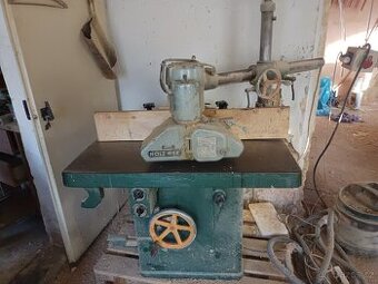 Vybavení truhlářské dílny,fréza,dlabačka,bruska. - 2