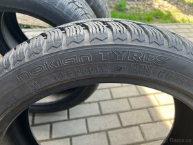 Pneu 235/45 R20 - 2