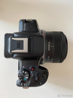 Prodám Canon EOS R50 + tři objektivy– stav jako nový - 2