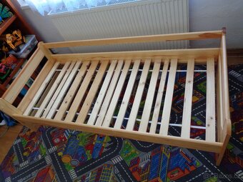 Dětská postel z masivu borovice s roštem - 2