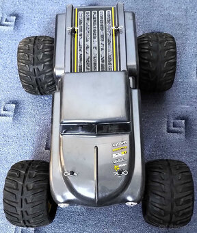 1:8 Mad Force kchára na vysílačku - 2