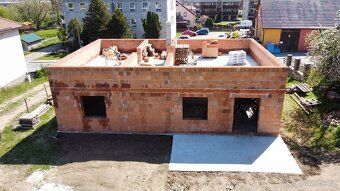 Prodej rodinného domu 195 m2, pozemek 945 m2 - 2