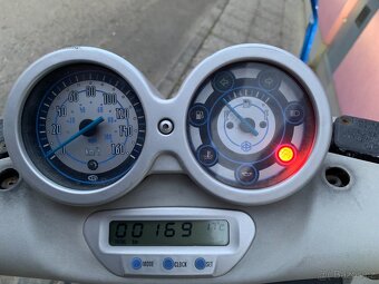 Prodám Piaggio Beverly 200 - rok výroby 2001 - 2