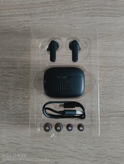 Sluchátka JBL TUNE 235NC - 2