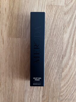 Meroda Velvet Skin Primer - 2
