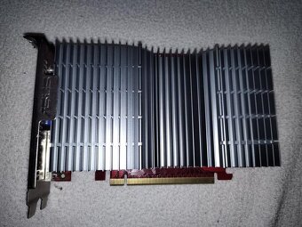 ASUS AMD Radeon HD5570 - 2
