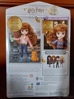 Figurka panenky Hermiona s kotlíkem - 2