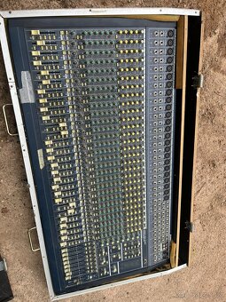 BEHRINGER EURODESK MX 3282A – 32 kanálů - 2