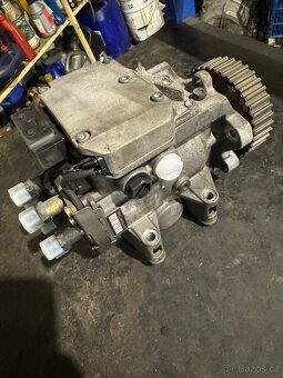 Vstřikovací čerpadlo 2.5tdi v6 132kw 106E - 2