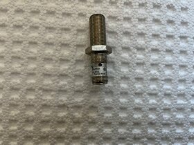 Baumer - Indukční snímač 4mm PNP - 2