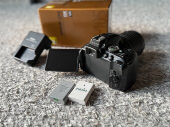 Nikon D5300 + Nikkor 18-105mm AF-S DX f/3.5-5.6G ED VR - 2