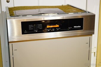 Myčka Miele nerezová vestavná G 5830 SCi , tři koše - 2