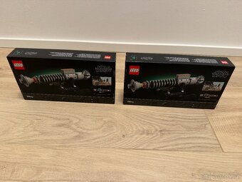 LEGO Star Wars 40730 Luke Skywalker's Lightsaber - 2