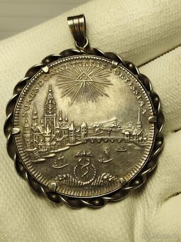 Vzácný stříbrný konvenční tolar Frankfurt 1772 v obrubě - 2