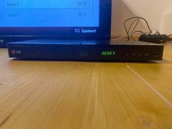 LG BP440 Blueray 3D DVD přehrávač - 2