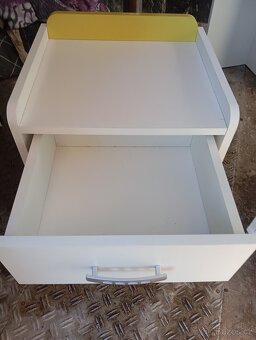 Psací stůl židle a stolek - 2