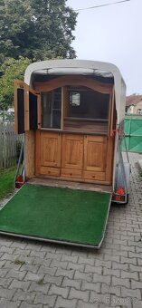 Stánek prodejna bufet kavárna, vlek na  2 koně - 2