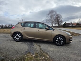 Opel Astra HATCHBACK - 2.ONAFTA - KUP ČR - 174tis - 2