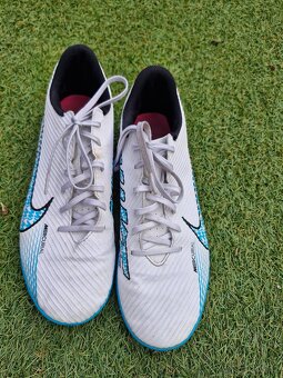 2x  Kopačky, sálovky - vel. 42 - 2