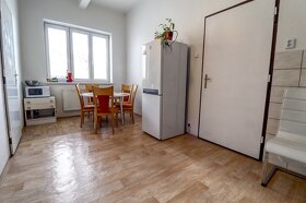 Pronájem  bytu 3+1 s balkónem, 98 m2, Hradec Králové – centr - 2