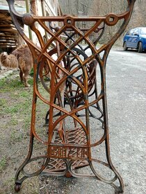 Podstavec šicího stroje - 2