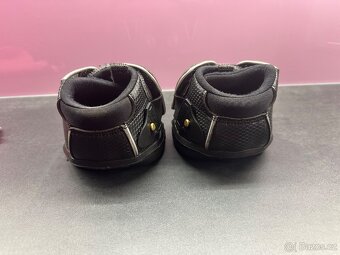 Bota na kopyto Active Equine Fusion, pár, černá - 2