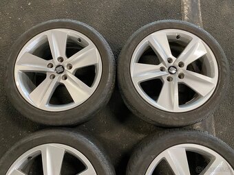Alu original sada disku Seat Leon 5x112 7,5J ET51 225/45 R17 - 2
