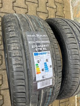 2x letní pneu 235/45/17 - NOVÉ - 2