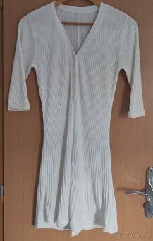 Zánovní bílé šaty s 3/4 rukávem, vel S/M - 2