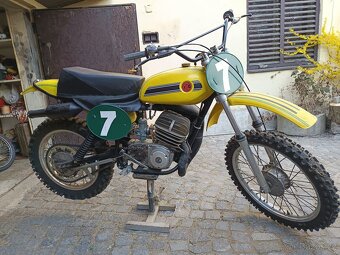 ČZ 250 - 2