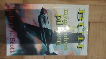 Knihy o letectvi, letadlech, memoáry 1 - 2