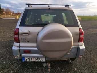 Toyota RAV4 na náhradní díly - 2