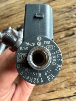 Prodám sadu 4ks vstřikovacích trysek Bosch BO 0445110647 - 2
