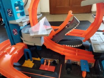 Hotwheels Ultimate Žralok - 2