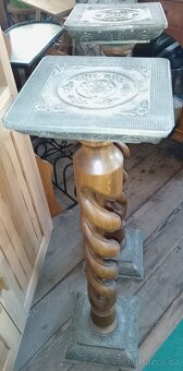 Luxusní masivní, vyřezávané, tepané stojany na kytky - 2 ks - 2