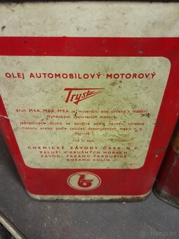 Staré plechovky od olejů - 2