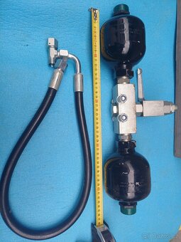 Tlumič rázů 2 baňkový s mech. kohoutem - 2