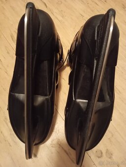 Hokejové brusle velikost 45 - 2