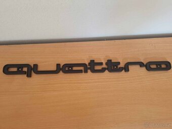 Veľký nápis QUATTRO pre AUDI chrom, čierne, červene. - 2