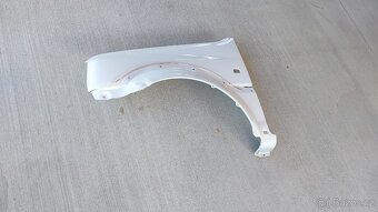 Suzuki Jimny – Blatník LP bilý - 2