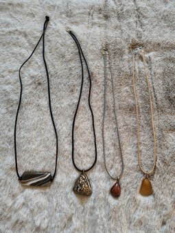 Náhrdelníky s minerály - 2