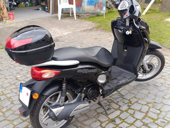 Prodej skútrů s doklady a malým nájezdem kilometrů - 2
