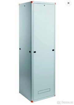 Rozvaděč Legrand EvoLine 19" stojanový 32U - 2