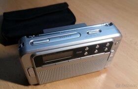 Světový radiopříjímač TCM - 2