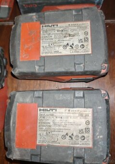 Hilti batérie a svetla - 2