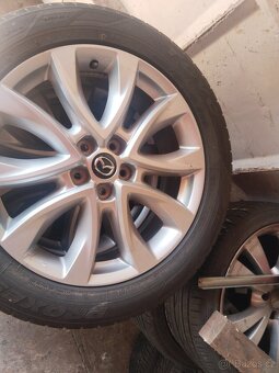 Prodám ALU kola r19 Mazda 5x 114,3, 7j,et50 pneu letní 225,5 - 2