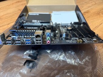 Gigabyte GA-970A-DS3P AMD 970 + SB950 Chipset - 2