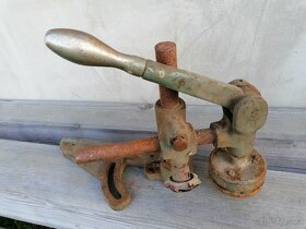 excentrický upínák - 2