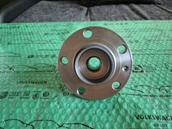 náboj předního kola s ložiskem Škoda Fabia I - 2